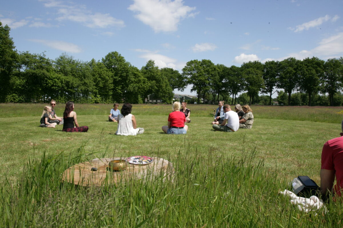 Zen Ranch, Zen Ranch Nederland, spirituele retraite Nederland, helingsweekend Nederland, retreat Nederland, spirituele camping, bewustwording en natuur, transformatie retraite, spirituele plek Nederland, stilteplek in de natuur, holistische plek Nederland