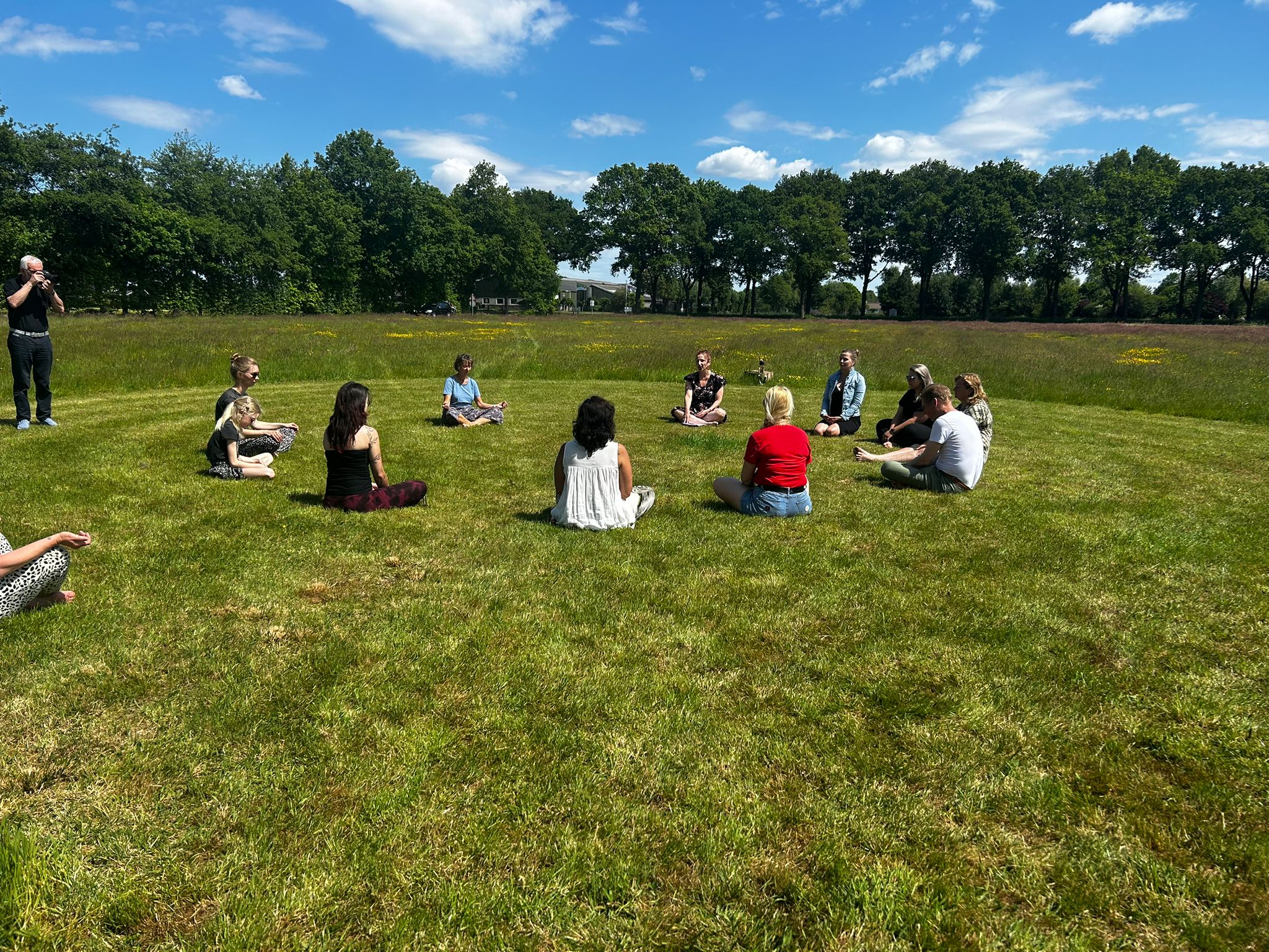 meditatie camping, yoga nidra sessie, zen movement, ochtendmeditatie camping, ontspanningsochtend, yoga op camping, bewust ademen, zachte yoga, yoga nidra drenthe, zen ranch sessies, spirituele ochtendroutine, ochtendritueel natuur, meditatie vakantie, mindful bewegen, ochtend rustmoment, meditatie in de natuur, yoga bij zonsopkomst, stilte en ontspanning, rustgevende ochtendactiviteiten, zen ochtendervaring