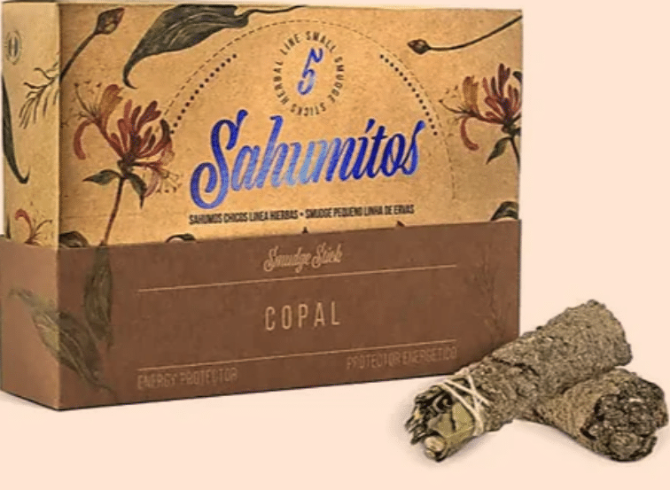Set van 5 handgemaakte Copal Smudge Sticks van Sagrada Madre met copalhars, ceder, eucalyptus en laurierblad.