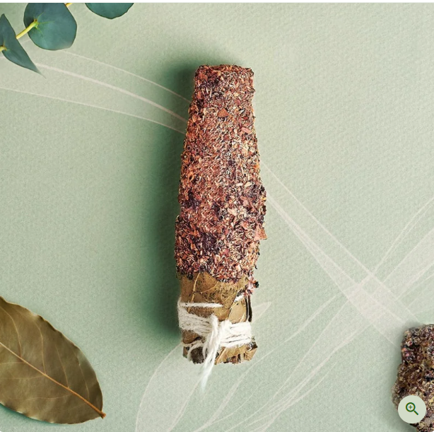 Handgemaakte Mirre & Palo Santo Smudge Stick van Sagrada Madre met mirrehars, Palo Santo, eucalyptus, ceder en laurierblad.